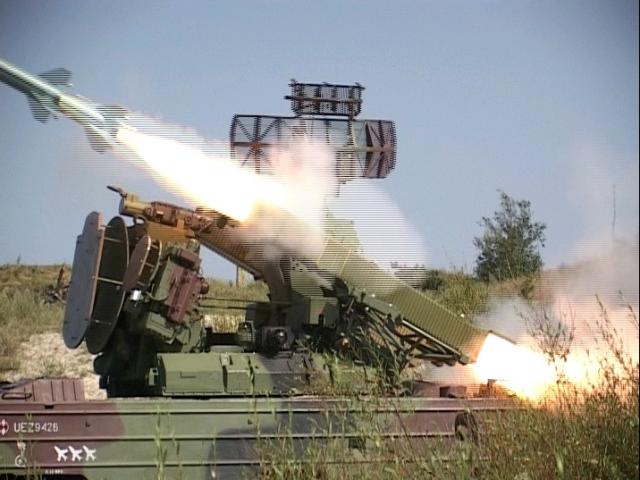 Soi uy lực tổ hợp tên lửa phòng không tầm thấp hiện đại của Nga
