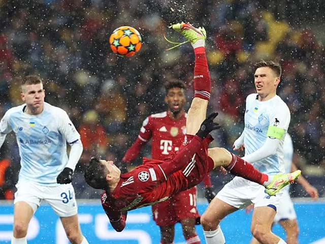 Video bóng đá Dinamo Kiev - Bayern Munich: Siêu phẩm mở màn, nỗ lực bất thành (Cúp C1)