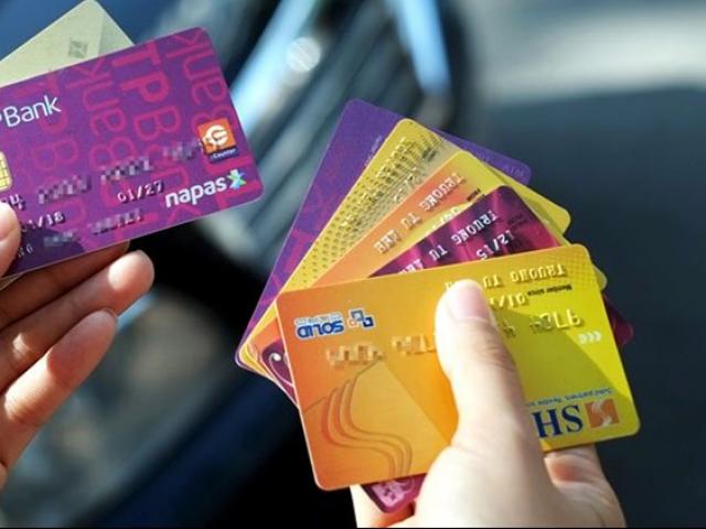 Từ 31/12, sử dụng thẻ chip thay cho thẻ ATM từ: Thủ tục và chi phí đổi thẻ như thế nào?