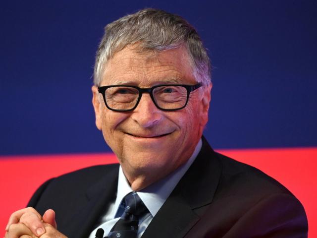 Tỉ phú Bill Gates dự đoán thời điểm dịch Covid-19 chấm dứt