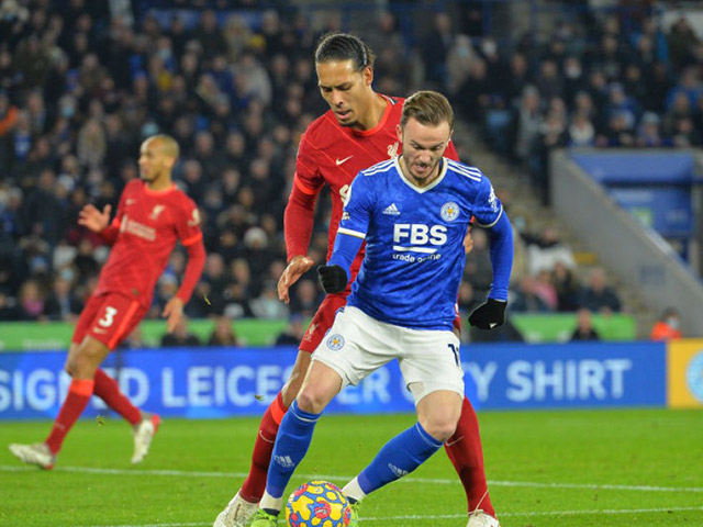 Van Dijk tố hàng công Liverpool quá tệ, thừa nhận ”hụt hơi” trước Man City
