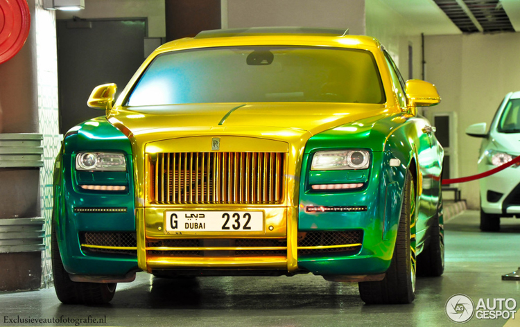 Ngây ngất trước Rolls-Royce Ghost tông vàng-xanh lá - 1