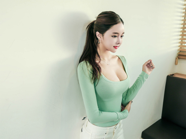 Cho Min Yeong là hot girl có lượt fan &#34;khủng&#34; nhất Hàn Quốc