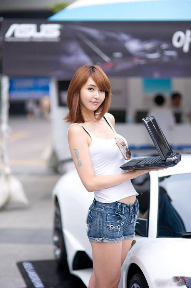 "Bỏng mắt" ngắm chân dài bên bao da điện thoại

Hotgirl khoe vòng 1 tròn trịa cùng smartphone

Ngây ngất trước vòng 1 căng tròn bên smartphone

Mê mẩn từng đường cong người đẹp bên laptop
