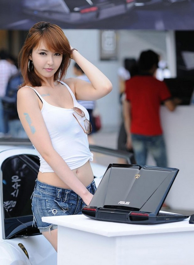 "Bỏng mắt" ngắm chân dài bên bao da điện thoại

Hotgirl khoe vòng 1 tròn trịa cùng smartphone

Ngây ngất trước vòng 1 căng tròn bên smartphone

Mê mẩn từng đường cong người đẹp bên laptop
