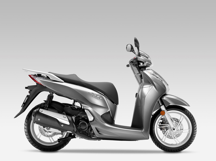 Cận cảnh chiếc Honda SH 300i 2015 - 8