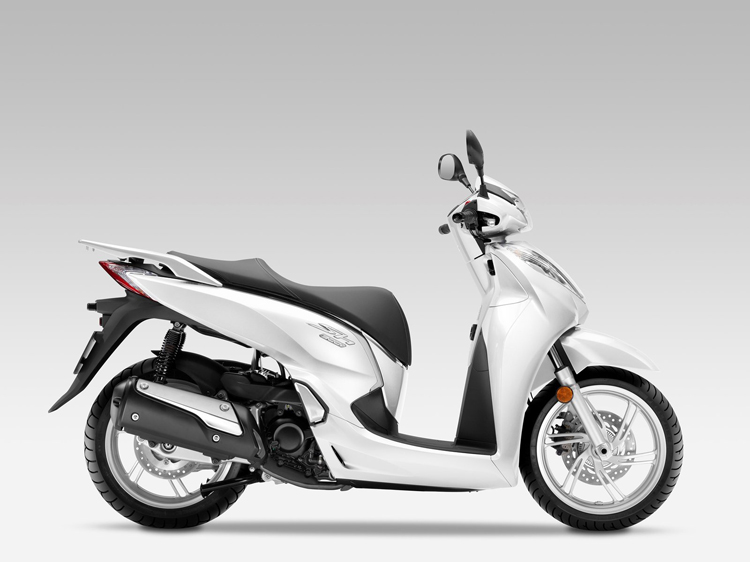 Cận cảnh chiếc Honda SH 300i 2015 - 13