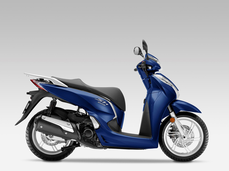 Cận cảnh chiếc Honda SH 300i 2015 - 17