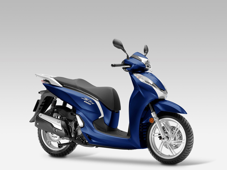 Cận cảnh chiếc Honda SH 300i 2015 - 16