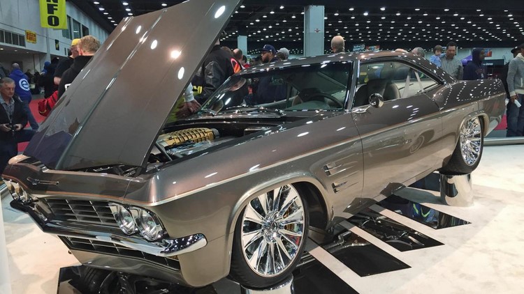 Chiếc xe Chevrolet Impala 1965 giành giải Ridler Award tại Automara 2015 này được nhà thiết kế Chip Foose cải tiến dựa trên khung xe mui trần Chevrolet Corvette 2008.