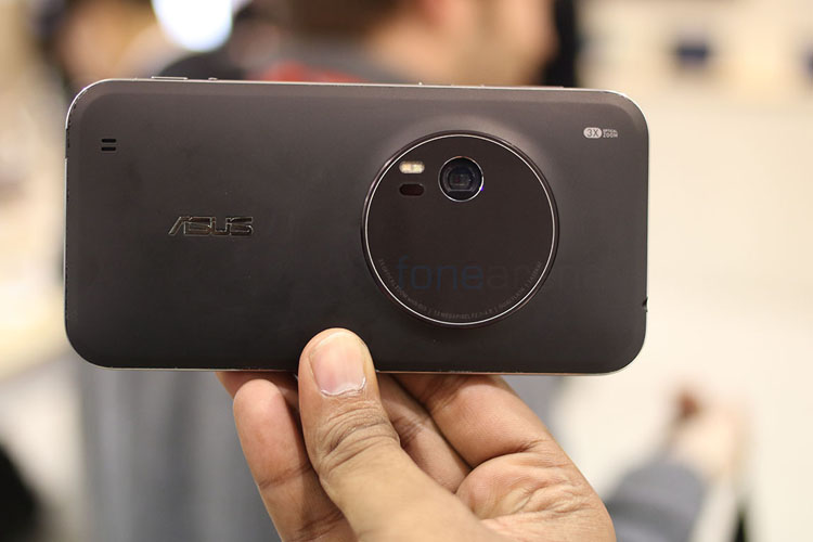 Trên tay chiếc Asus Zenfone Zoom mới - 10