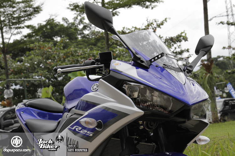 Ngắm chi tiết chiếc Yamaha R25 ABS mới - 14