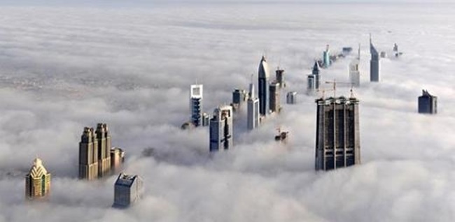 Những tòa nhà &#34;chọc trời&#34; xuyên tầng mây ở Dubai.