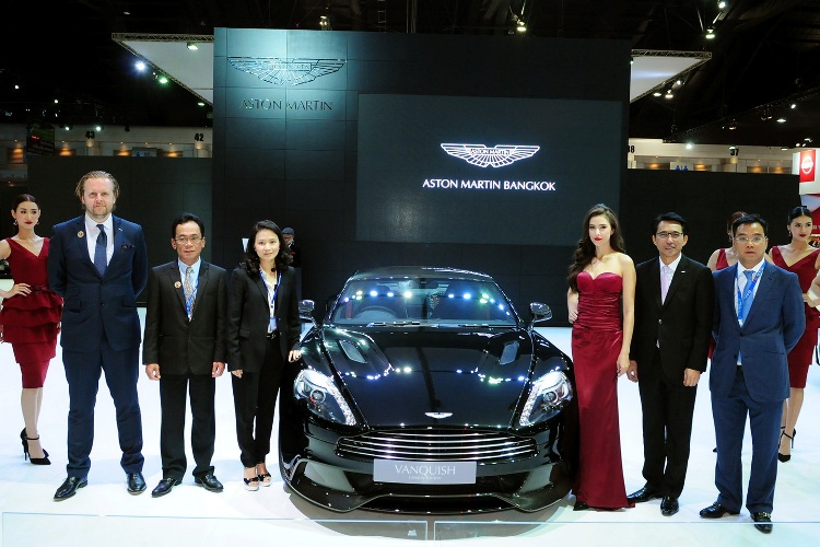 Ngoài DB39, Aston Martin còn đem tới triển lãm ấn phẩm VANQUISH sang trọng.