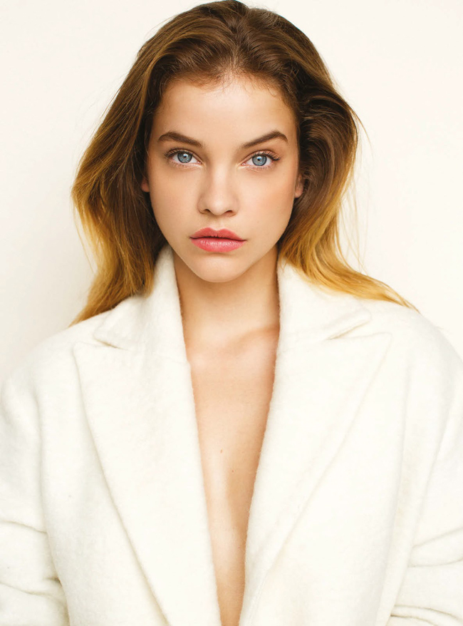 Barbara Palvin thường bắt đầu một ngày bằng bữa sáng lành mạnh với trứng, bột yến mạch, buổi trưa sẽ là salad gà và tối thường ăn ít hơn hẳn so với các bữa trong ngày