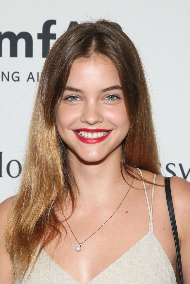 Barbara Palvin luôn theo sát chế độ dinh dưỡng khoa học để cơ thể không bị tăng cân. &#34;Nếu cơ thể tăng cân và&nbsp;phải ăn kiêng để giảm thì&nbsp;sức khỏe của tôi sẽ không đáp ứng được công việc&#34;