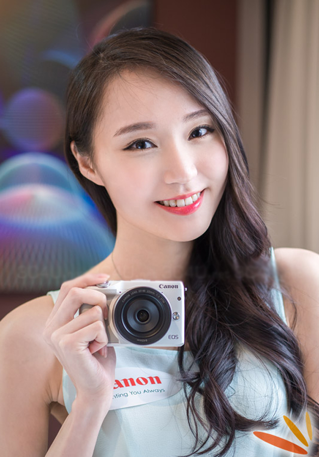 Chiếc Canon EOS M3 ra mắt lần đầu vào tháng 2/2015.