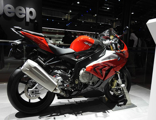 Còn đây là &#34;quái thú&#34; BMW S1200 RR.