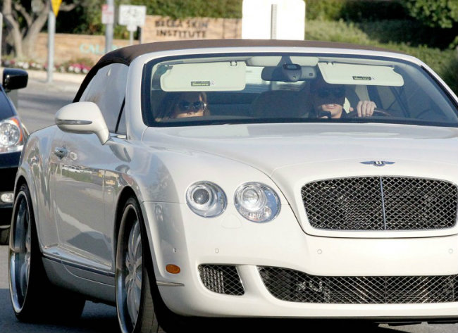 7. Bentley giá 250.000 USD của Jennifer Lopez - người có khối tài sản chừng 300 triệu USD theo đánh giá của Celebritynetworth.com.