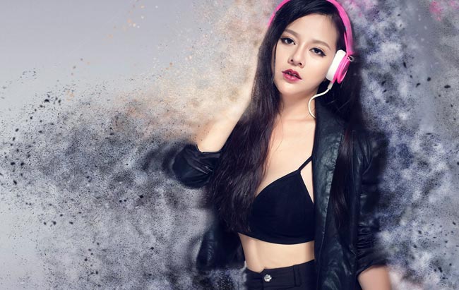 Do có kinh nghiệm và có tiếng trong giới DJ nên cô trở thành &#34;linh hồn&#34; của rất nhiều vũ trường. Lịch làm việc của cô kín mít từ đầu tuần đến cuối tuần. Nơi Mai Anh làm việc nhiều nhất là Hà Nội, Hải Phòng và TP.HCM.&nbsp;