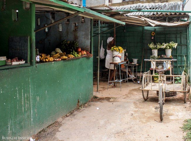 Khu chợ bày bán nông sản tại Havana.