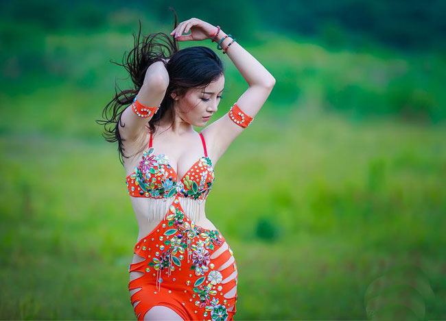 Thanh Xuân là một diễn viên múa belly dance chuyên nghiệp.&nbsp;