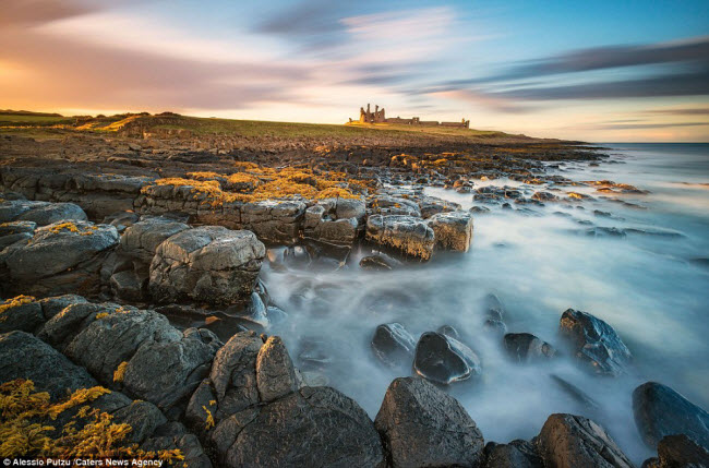 Phong cảnh hoang sơ tuyệt đẹp quanh lâu đài Dunstanburgh ở Northumberland.