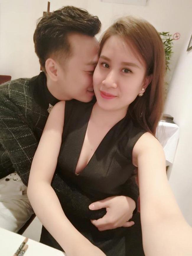 Cả hai không ngại ngần khoe những bức ảnh như thế này để &#34;trêu tức&#34; hội những người độc thân.