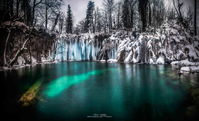 Nơi đẹp nhất của vườn hồ quốc gia Plitvice chính là cụm hồ Plitvice với 16 hồ nước tuyệt đẹp nối liền với nhau từng tầng.