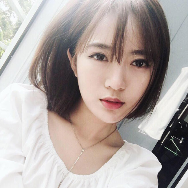 Gương mặt &#34;ăn gian&#34; tuổi của hot girl sinh năm 1991.&nbsp;