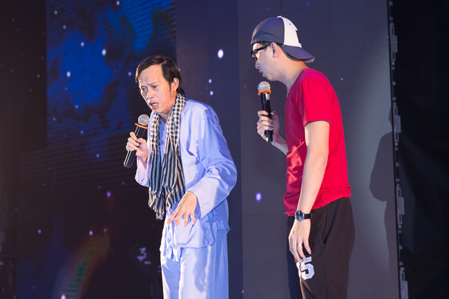 Hoài Linh - một trong những nghệ sĩ kín tiếng tại showbiz Việt cũng có mặt trong đám cưới này.