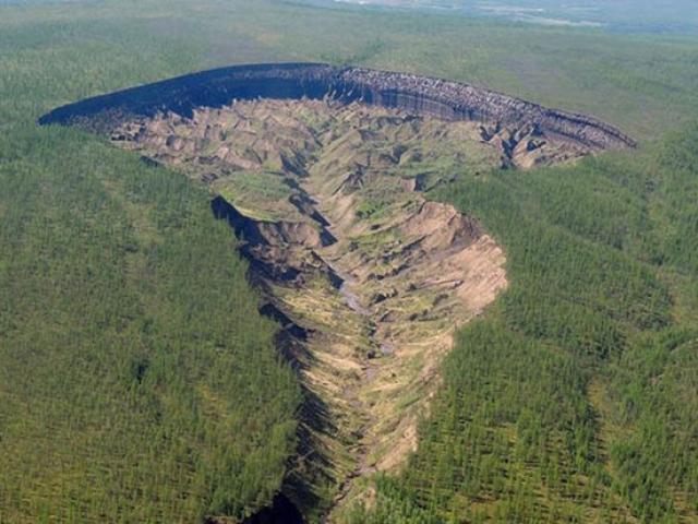 Hố tử thần nở to mỗi ngày, lộ bí mật 20 vạn năm ở Siberia