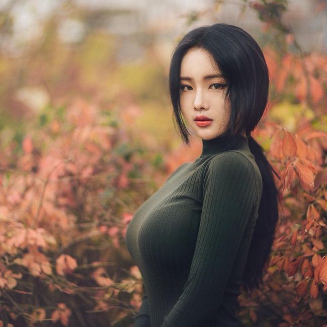 Thậm chí, cô nàng còn tự nhận rằng mình là hot girl có vòng một tự nhiên khủng nhất châu Á.&nbsp;