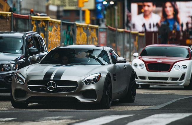 1 chiếc Mercedes AMG GT tham gia diễn xuất