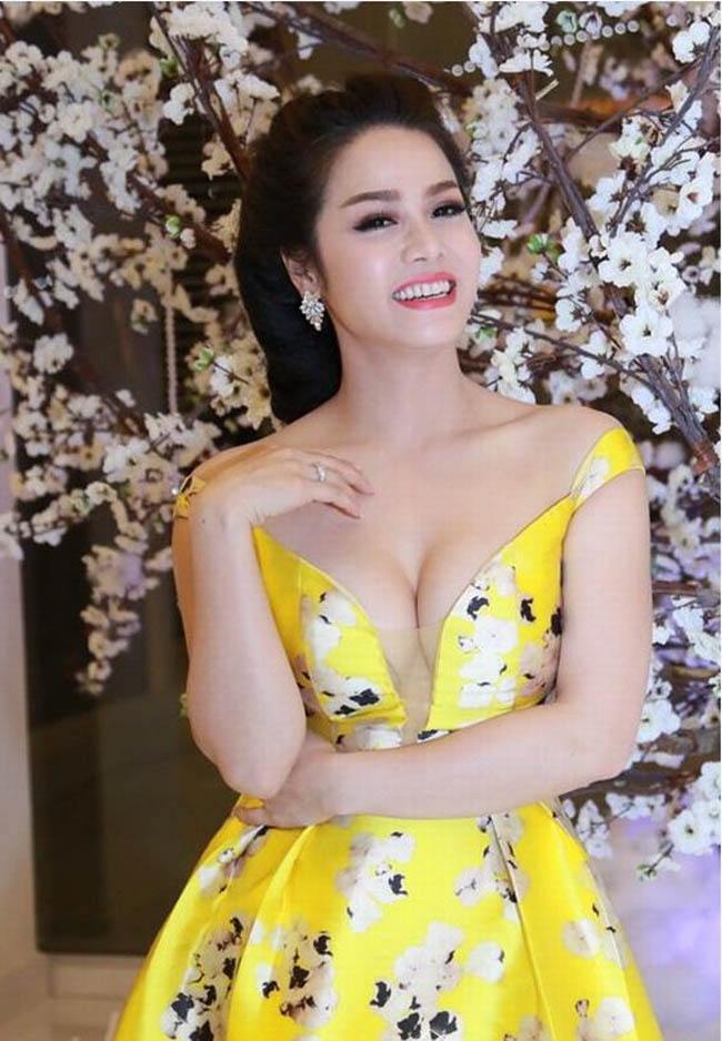 Hình ảnh&nbsp;gợi cảm ở thời điểm hiện tại của Nhật Kim Anh được nhiều fan ủng hộ.