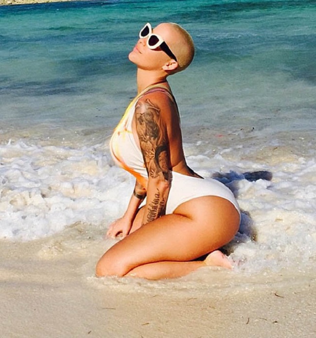 Dù cả hình thể, lẫn gương mặt thay đổi rất nhiều nhưng&nbsp;Amber Rose chưa từng thừa nhận mình đã động &#34;dao kéo&#34;.&nbsp;