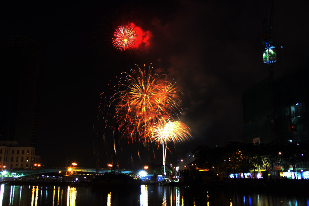 Pháo hoa rực sáng, lung linh trên bầu trời TP.HCM, chào năm mới 2018! - 17