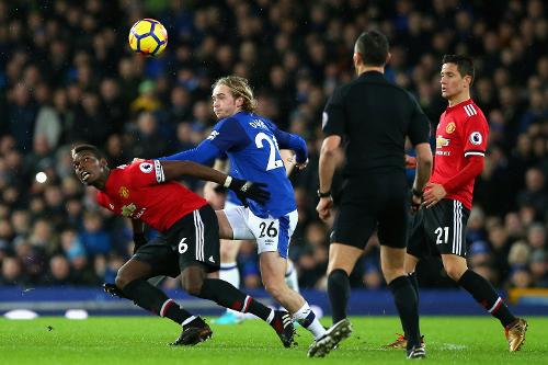 Chi tiết Everton - MU: Những phút cuối nghẹt thở (KT) - 3