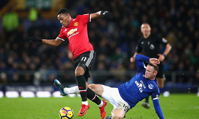 Rooney tặng quà MU - Mourinho: &#34;Kiến tạo&#34; giúp Martial ghi tuyệt phẩm - 2