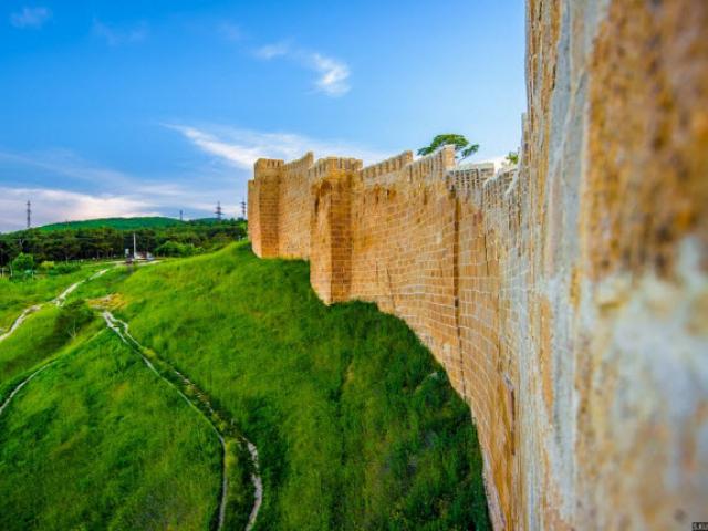 Khám phá thành phố của những bức tường thành đồ sộ hàng nghìn năm tuổi