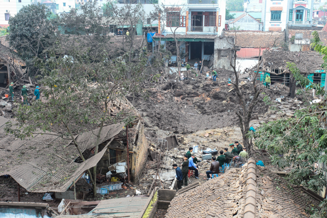 Nhiều ngôi nhà bị đánh sập sau vụ nổ ở Bắc Ninh - 1