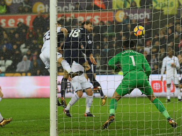 Swansea - Tottenham: Thử thách bản lĩnh, phút 89 định đoạt