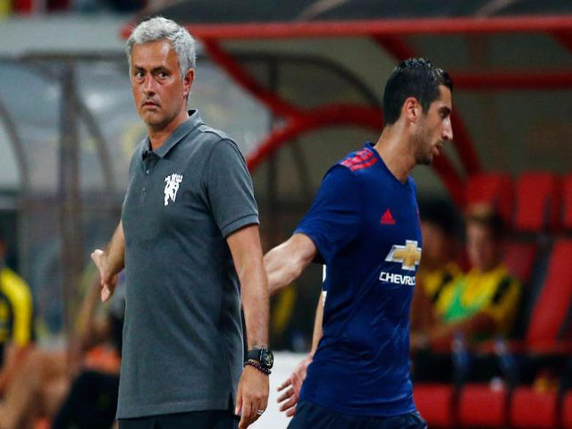 MU - Mourinho lại lo lắng: ”Kiêu binh” nổi loạn phòng thay đồ