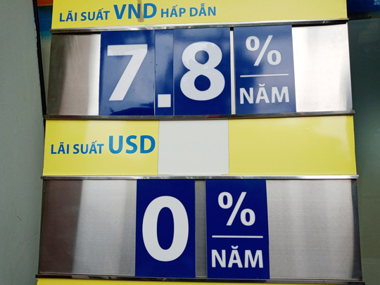 Vì sao các ngân hàng đồng loạt thay đổi cách tính lãi tiền gửi? - 1