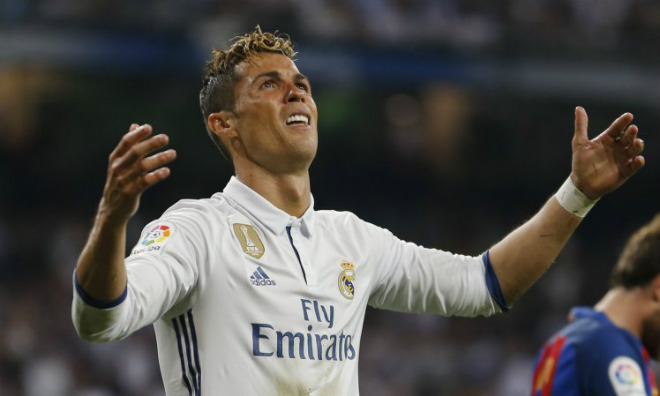 Real phế truất Ronaldo: “Ông trùm” Perez nhắm 3 SAO khủng thay thế - 1