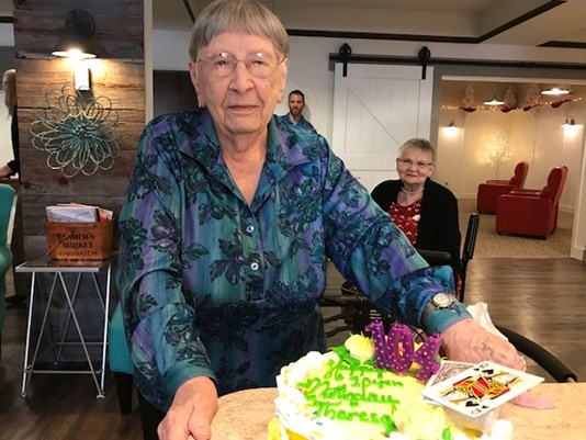 Sốc với bí kíp sống lâu của bà cụ Mỹ 104 tuổi - 1