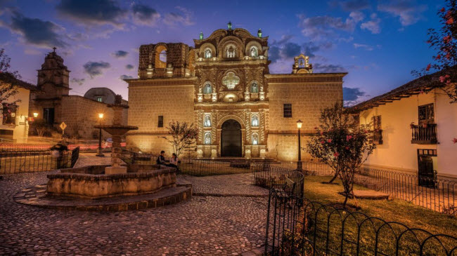 Cajamarca, Peru: Thành phố là một trong tâm văn hóa, nổi tiếng với những nhà thờ phong cách Barôc, suối nước nóng và cung đường khám phá thiên nhiên tuyệt đẹp.