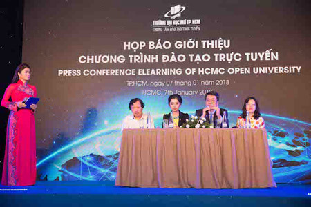 Học trực tuyến, lấy bằng cử nhân chính quy tại ĐH Mở TP.HCM - 1