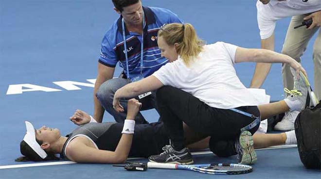 Nước mắt mỹ nhân tennis: Đau đớn quằn quại trước Australian Open - 1