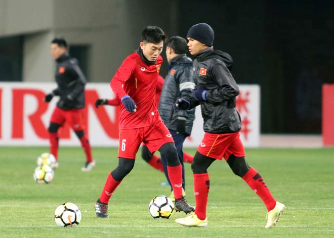 U23 Việt Nam hứng khởi &#34;làm nóng&#34; chờ so tài U23 châu Á - 7